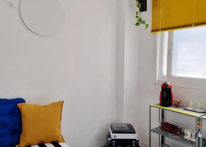 Гостевой дом Y202 & B201 Near Hongdae Univ Station 4*