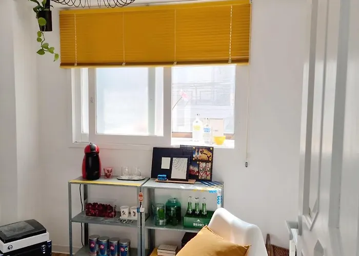 Y202 & B201 Near Hongdae Univ Station 4*