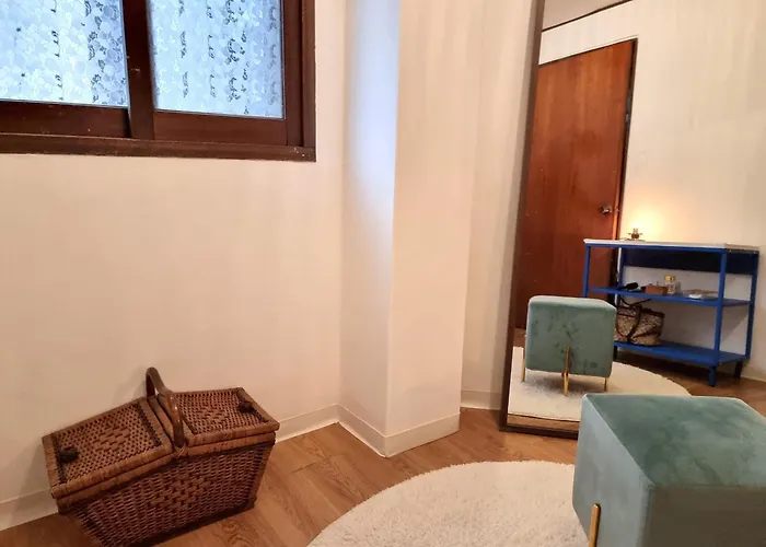 Y202 & B201 Near Hongdae Univ Station 4* Сеул