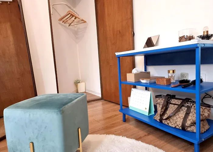 Гостевой дом Y202 & B201 Near Hongdae Univ Station 4*